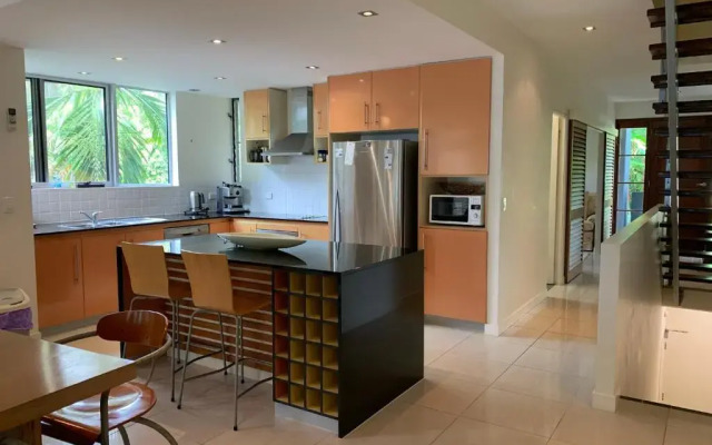 Beach House Apartment 1