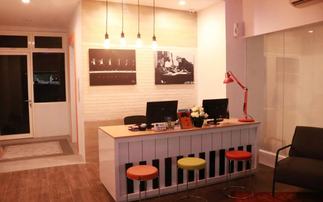 Front One Inn Semarang