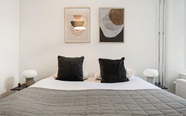 Gorgeuos Three-bedroom Apartment in Historical Copenhagen