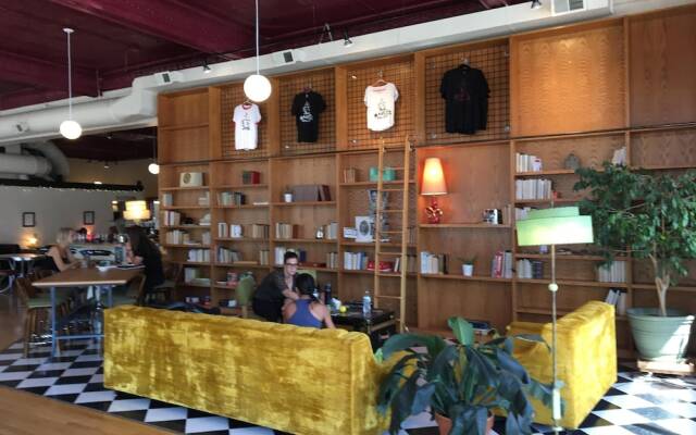 Cozy Retreat | Walk to UNC | FREE Cruiser Bikes