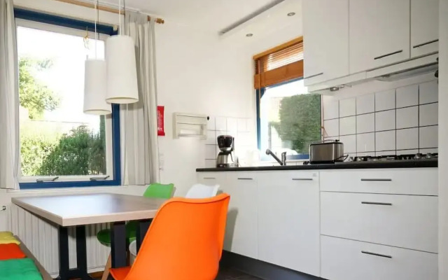 Pleasant Holiday Home in Ouddorp With Garden