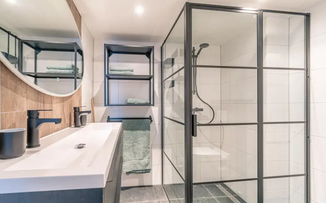 Comfortable and Modern Furnished 4-person Apartment