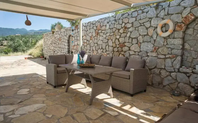 Modern Luxury Villa with Pool, just 5min to sea