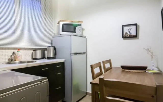 Traveler's Dream in Historic Acropolis Downtown