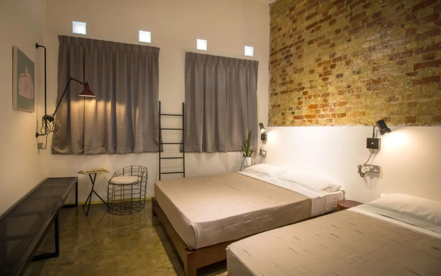 The Brownstone Hostel & Space