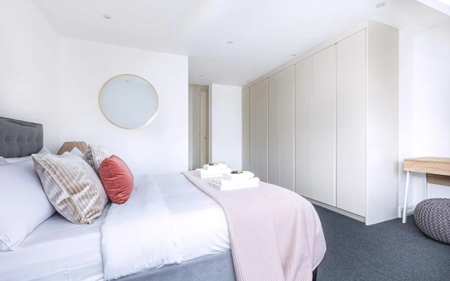 Stylish Three-bed Flat in Marylebone