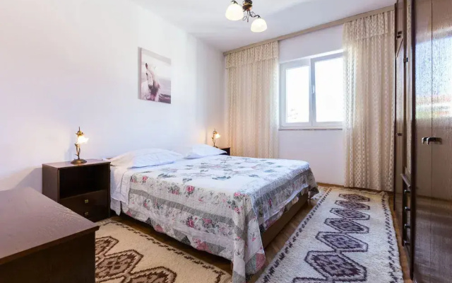 Lovely Leisure Apartments With Pool