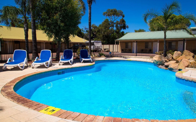 Comfort Inn Pinjarra – Pool – Pinjarra