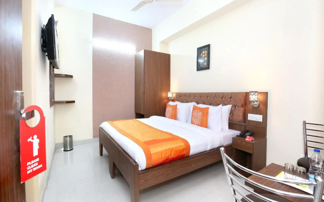 OYO 10891 Hotel Starwood