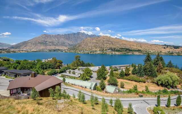 Remarkable Views on Goldrush Way