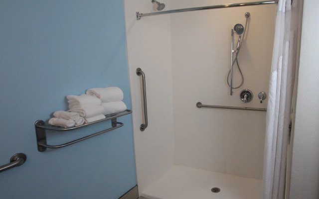 Holiday Inn Express Hotel & Suites Charleston-North by IHG