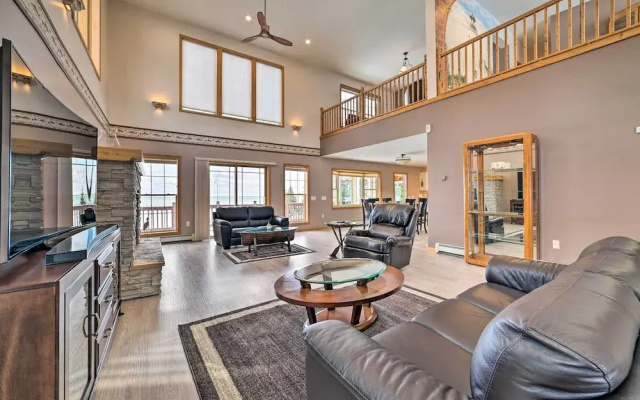 Spacious Lakefront Home w/ Sunroom & Bar!