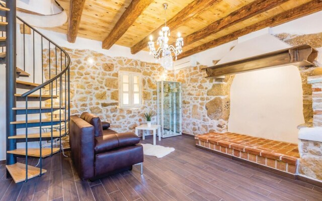 Stunning Home in Silo With Wifi and 2 Bedrooms