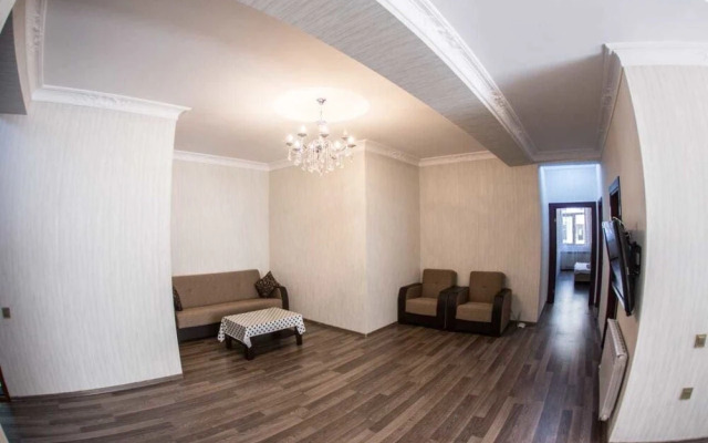 Bakuvi Tourist Apartment B098