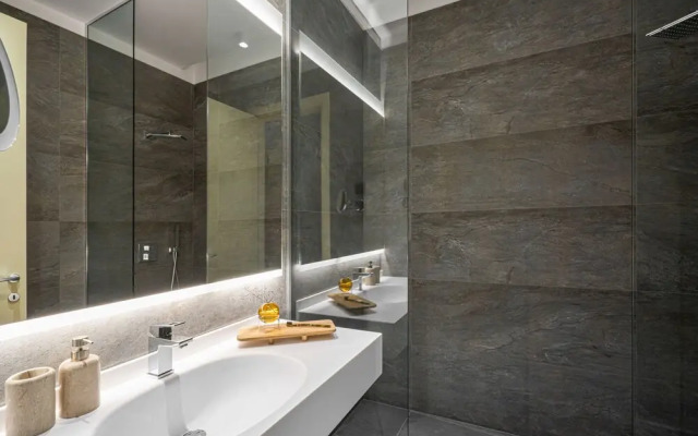 VISIONAPARTMENTS Nicolae Caramfil