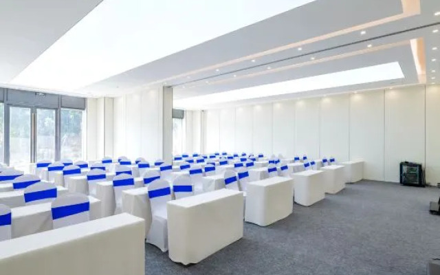 Newjiangjing Hotel