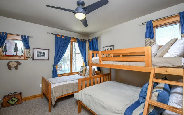 Baraboo Lodge 4 Bedroom Townhome