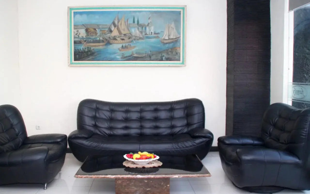 Family Guest House Surabaya by Zen Rooms