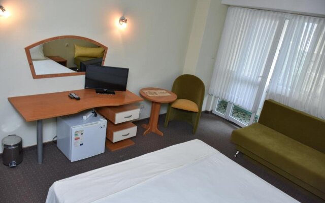 White Rose Family Hotel