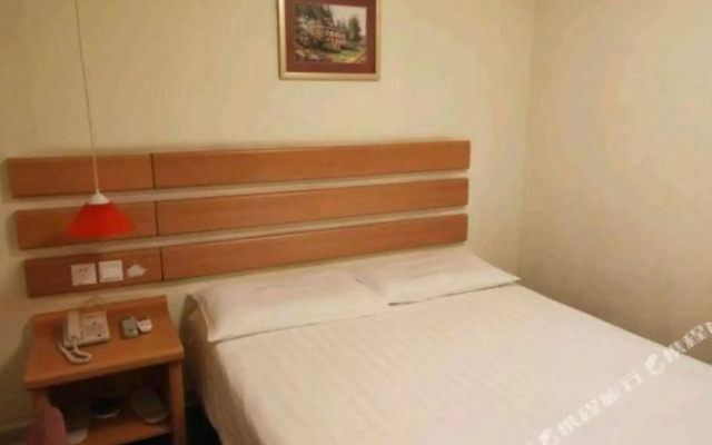 Home Inn Pebble Hotel (Liuzhou Five Star Pedestrian Street Diwang New World)