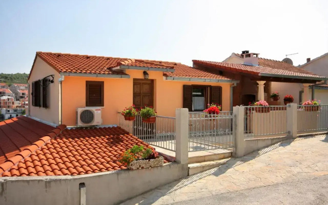Apartments with a parking space Sutivan, Brac - 745