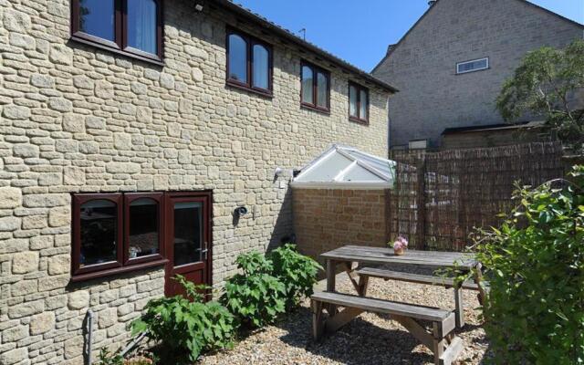 2 Kersbrook Gardens