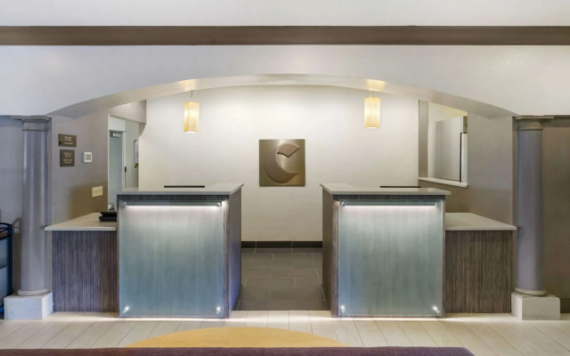 Comfort Inn & Suites