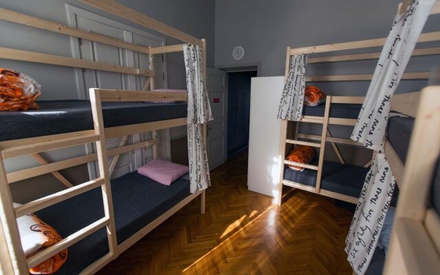 Artist Hostel na Kievskoy