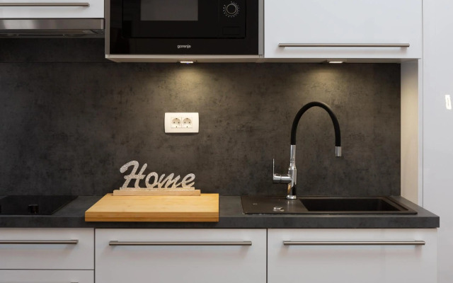 Luxury Studios & Room Five