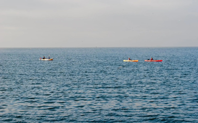 Monterey Bay Inn