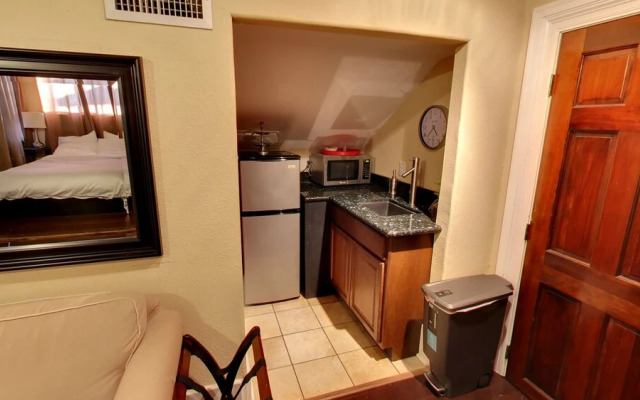Balcony Guest House