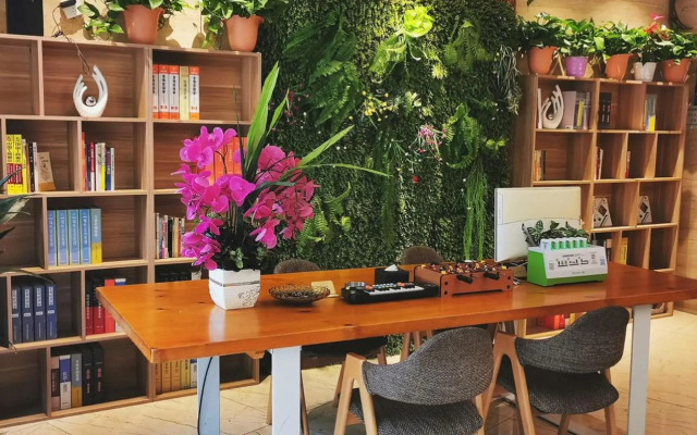 Chengdu Xinyijia Hotel