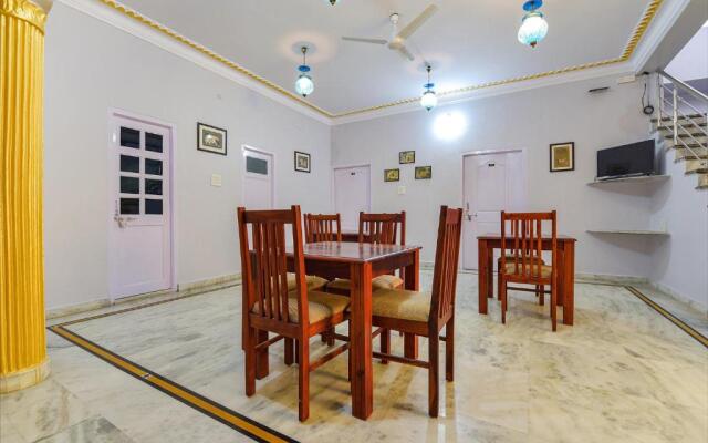 Fabhotel The Castle Homestay I