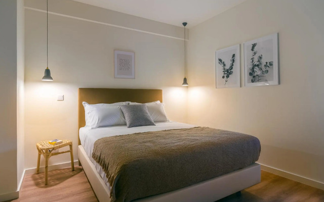 Three House Hotel