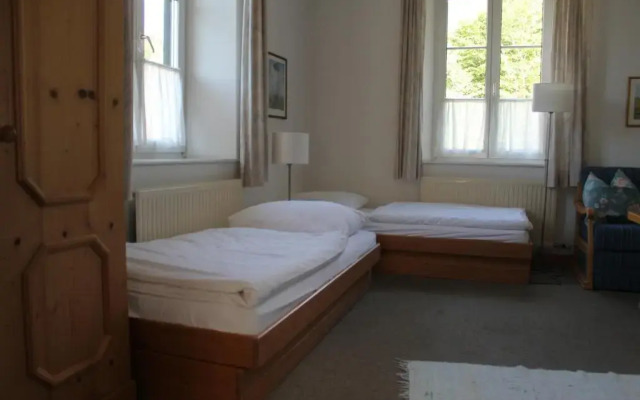 Villa Waldfrieden - Ferienwohnungen und -Haus