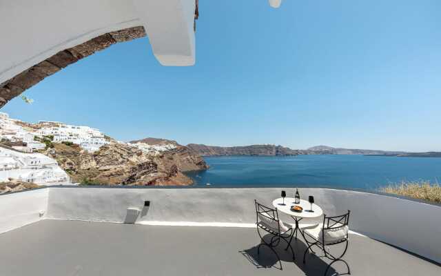 Pearl of Caldera Oia Boutique Hotel