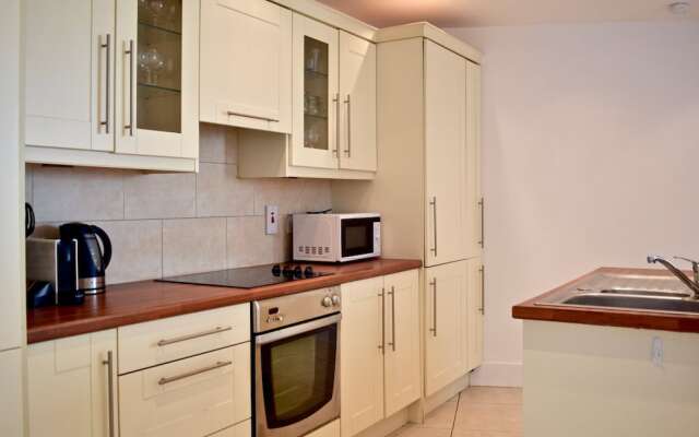 Spacious 3 Bedroom House in Ballsbridge