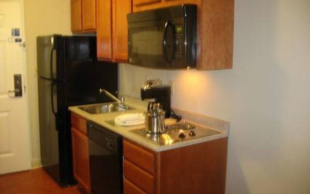 First Inn Suites
