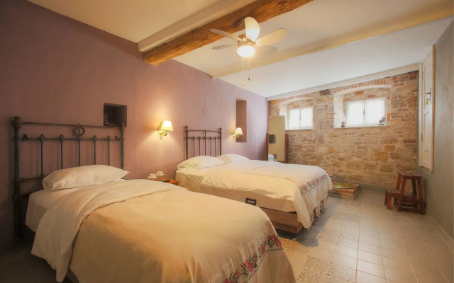 Podemos Otel