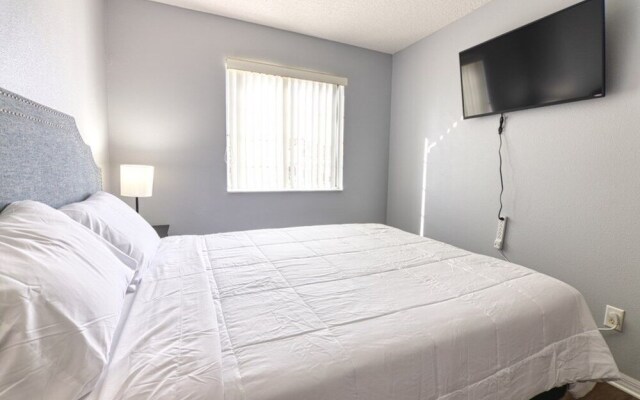 3-Bedroom Fiesta Key Townhome 3 Townhouse by RedAwning