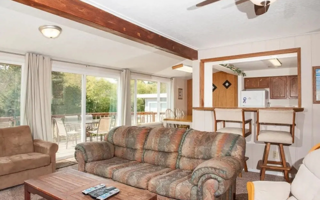Lake Point Hideaway