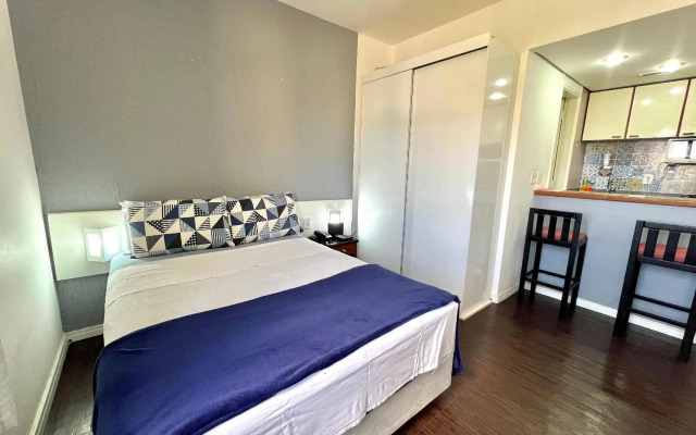 Estúdio QI Ibirapuera cozinha compacta e limpeza diária UH2011