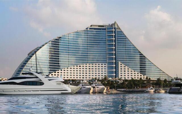 Jumeirah Beach Hotel Dubai