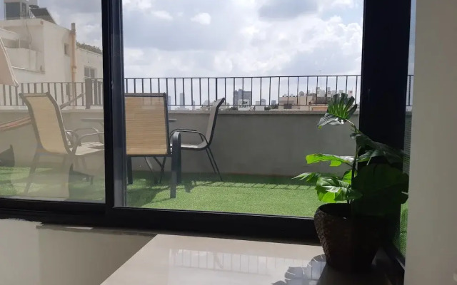 Modern Duplex 3 Bedrooms With A Terrace