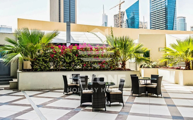 KOHH – 1BR in Bay Central