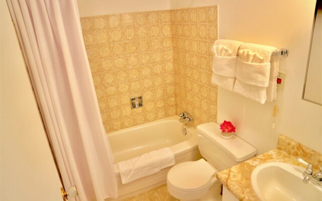 Lakeshore Boutique Inn Inc.