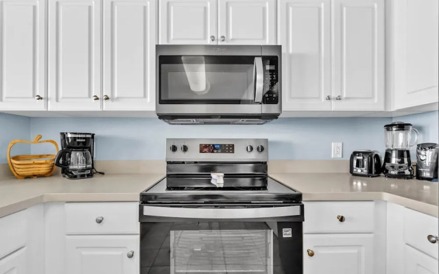 Majestic Beach Towers 1-1213