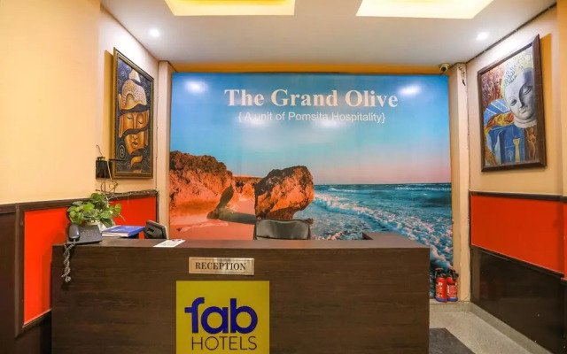 FabHotel Pine Tree