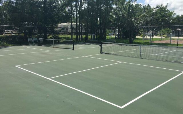 Club Naples RV Resort