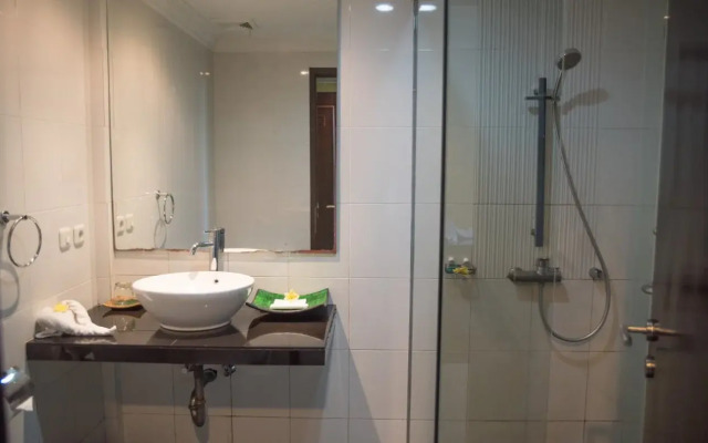Puri Garden Hotel and Hostel